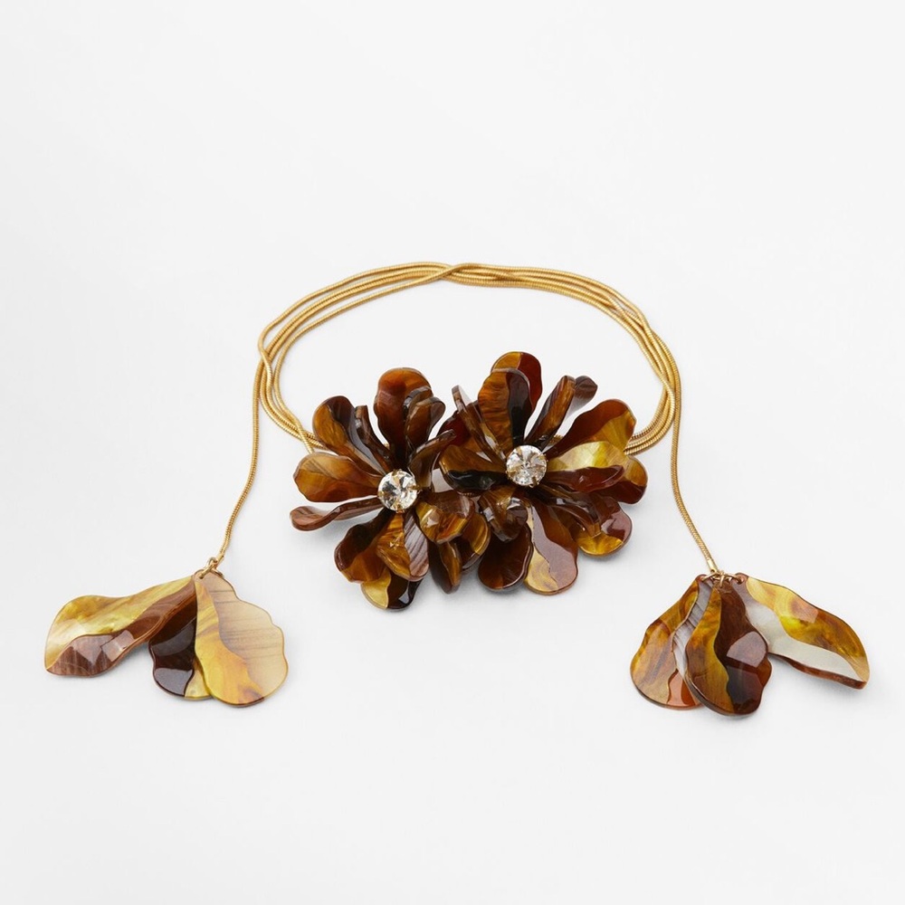 ZARA RESIN FLOWER NECKLACE